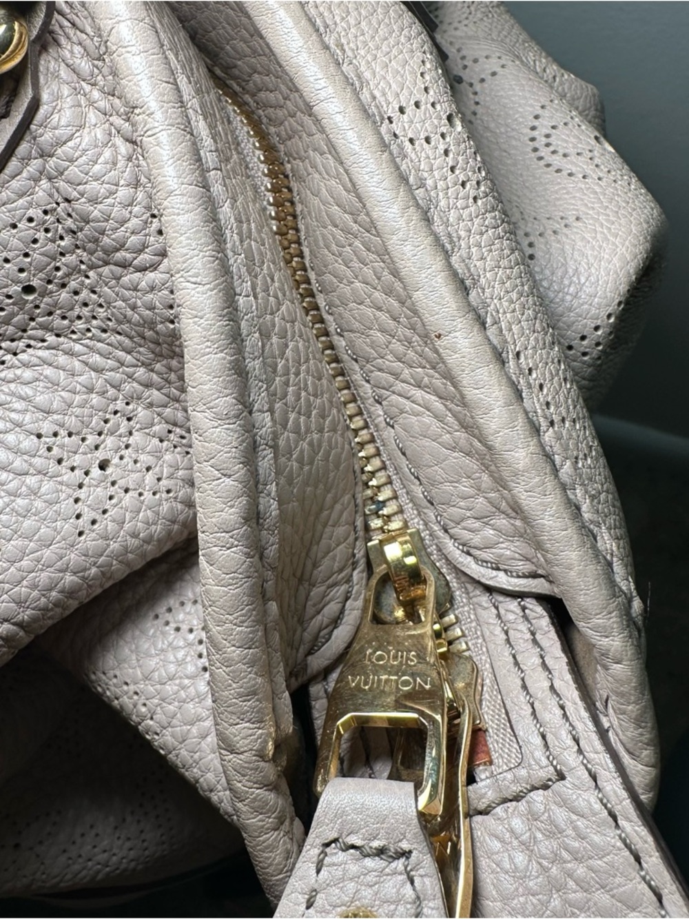 Louis Vuitton Mahina Leather Perforated Hobo Shoulder Bag - Picture 5 of 16